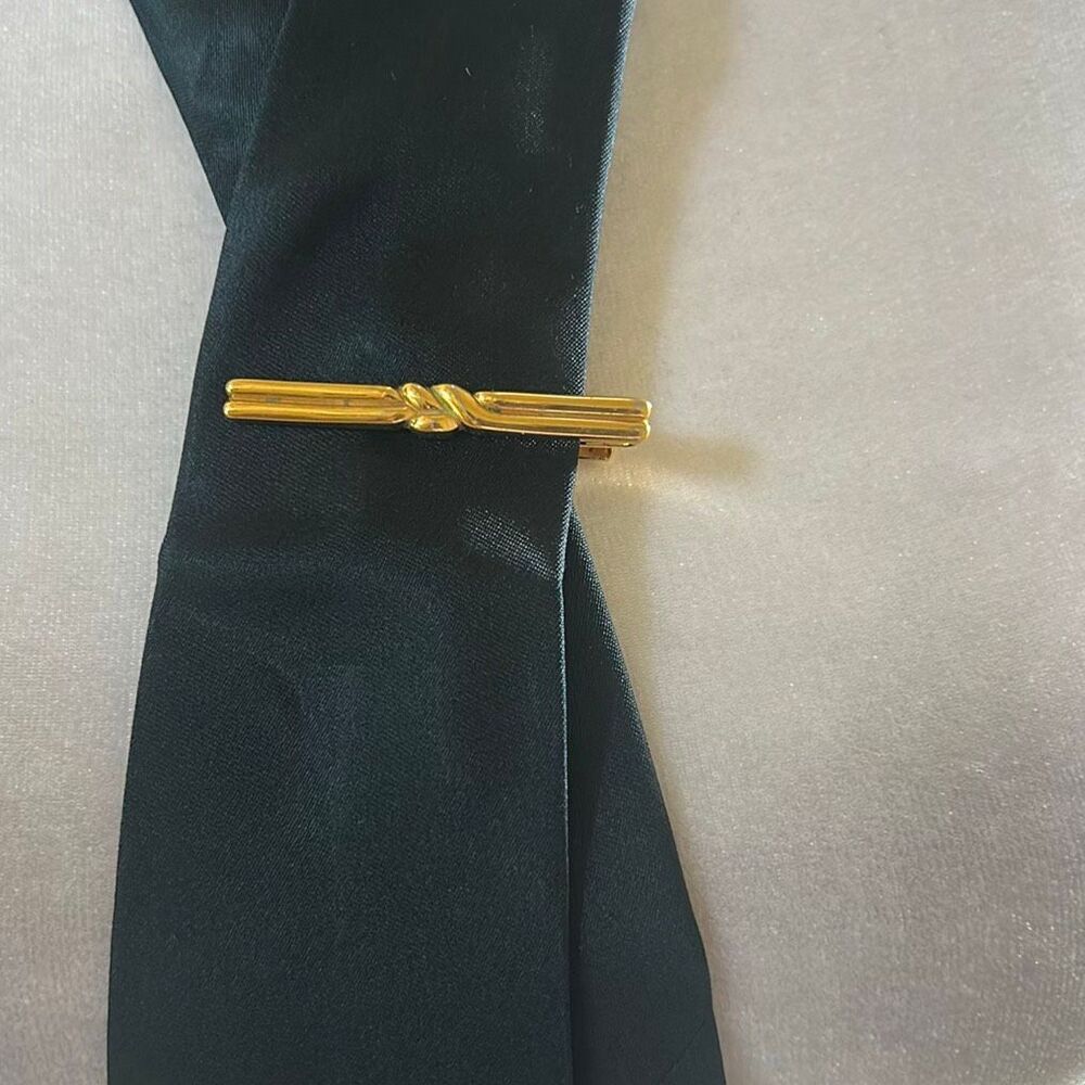Vintage Nina Ricci Gold Tone Tie Clip Bar Twisted Knotted Elevated Basic Formal - Picture 3 of 11